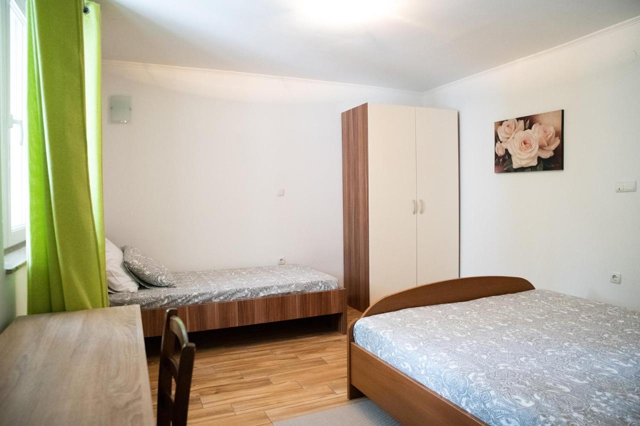 Apartmani Vrtodusic Banjol Exterior foto